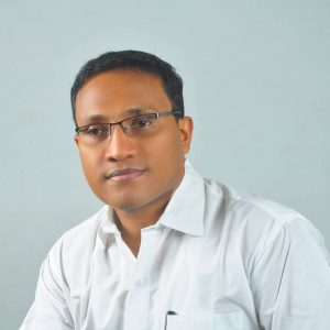 പുരോഹിതമുറ്റത്ത് നീ ആര്?