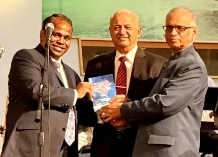 പാസ്റ്റർ ബേബി മാത്യു അടപ്പനാംകണ്ടത്തിൽ രചിച്ച വെളിപ്പാട് പുസ്തക വ്യാഖ്യാനം പ്രകാശനം ചെയ്തു