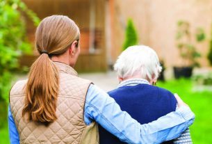പ്രായമായ മാതാപിതാക്കളെ സംരക്ഷിക്കുന്നതില് ആണ്മക്കള്ക്കും പെണ്മക്കള്ക്കും തുല്യ ഉത്തരവാദിത്വം: തെലുങ്കാന ഹൈക്കോടതി
