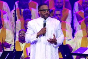 കുടിയൊഴിക്കപ്പെടുന്നവരുടെ കടങ്ങള്‍ വീട്ടാന്‍ മെഗാചര്‍ച്ച് 1 മില്യണ്‍ ഡോളറിലധികം സംഭാവന നല്‍കി