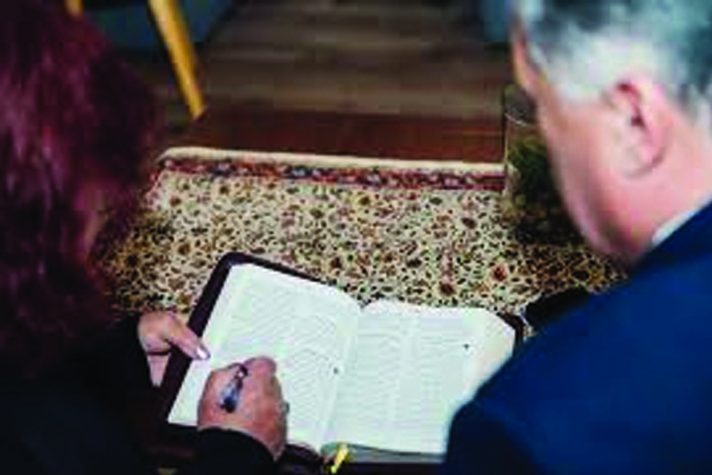 യുദ്ധത്തിനിടയിലും ദശലക്ഷക്കണക്കിനു ബൈബിളുകളും സാഹിത്യങ്ങളും ഇറാനികള്‍ക്ക് എത്തിക്കാന്‍ യു.എസ്. ക്രൈസ്തവര്‍