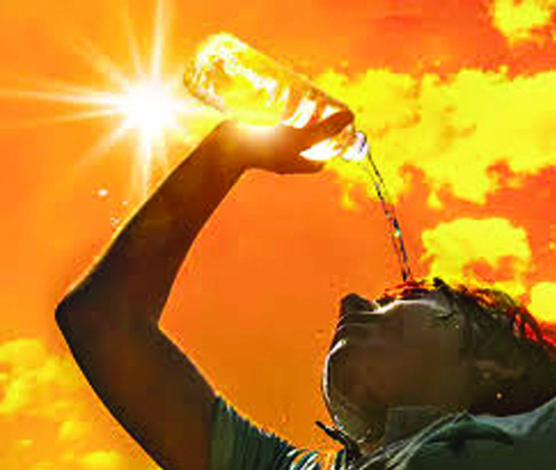 കേരളാ തീരത്ത് ഈര്‍പ്പമുള്ള ഉഷ്ണ തരംഗം; ഹീറ്റ് സ്ട്രോക്കിനു സാദ്ധ്യതയെന്ന് ഗവേഷകര്‍