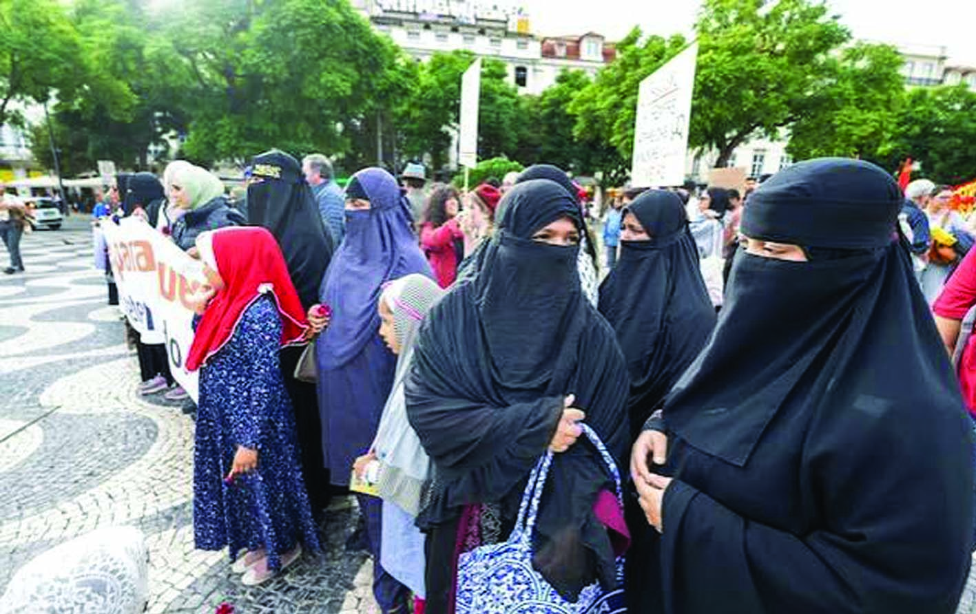 ശിരോവസ്ത്രങ്ങള്‍ക്ക് നിരോധനമേര്‍പ്പെടുത്തി പോര്‍ച്ചുഗല്‍