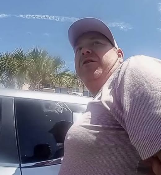 ശസ്ത്രക്രിയയ്ക്കിടെ മാറി അവയവം നീക്കം ചെയ്തു;ടാക്സി ഡ്രൈവറായി ജോലി ചെയ്യുന്നതിനിടെ ഡോക്ടർ പിടിയിൽ