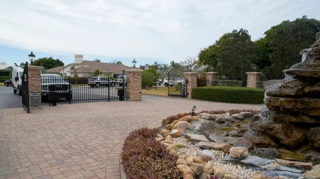 ഇരട്ട വെടിവെപ്പിൽ 7 പേർ കൊല്ലപ്പെട്ടതായി പോലീസ്