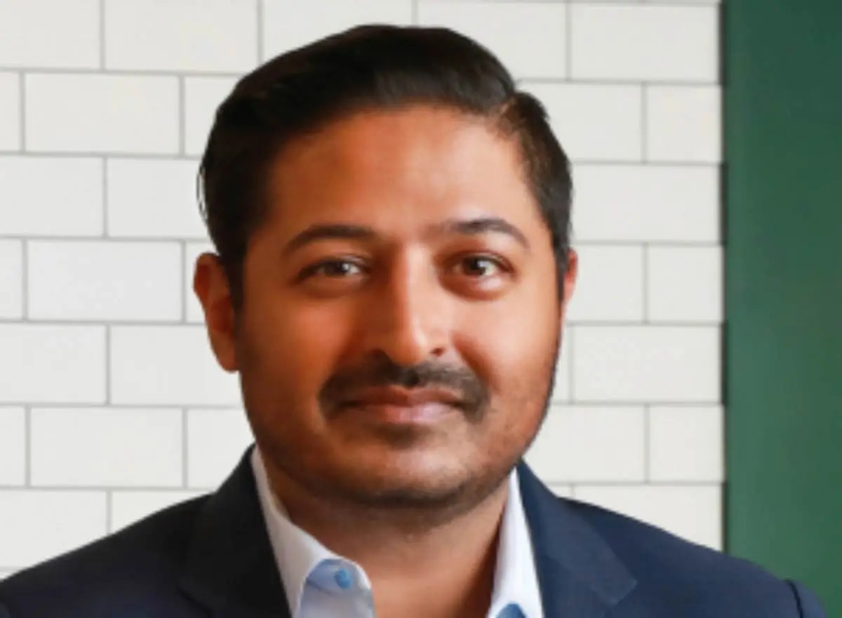 പ്രശസ്ത പിസ്സ ശൃംഖലയായ പാപ്പാ ജോൺസ് തങ്ങളുടെ 300 ഓളം ഔട്ട്‌ലെറ്റുകൾ അടച്ചുപൂട്ടാൻ ഒരുങ്ങുന്നു.