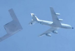 അമേരിക്കൻ ആകാശത്ത് പുതിയ സ്റ്റെൽത്ത് ബോംബറിന്റെ ദൃശ്യങ്ങൾ.