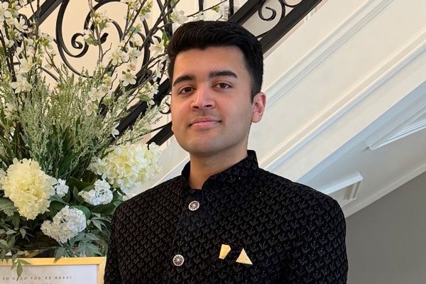 വിവാഹരാത്രിയിലെ ഹെലികോപ്റ്റർ ദുരന്തം: ഡേവ് ഫിജിയുടെ ഭാര്യ ഹെലികോപ്റ്റർ കമ്പനിക്കും വിവാഹവേദിക്കുമെതിരെ കോടതിയിൽ