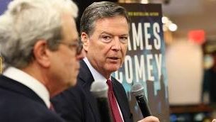 ഇൻസ്റ്റാഗ്രാം പോസ്റ്റ് വധഭീഷണിയായി; മുൻ എഫ്ബിഐ മേധാവി ജെയിംസ് കോമിക്കെതിരെ വീണ്ടും കേസ്, 10 വർഷം വരെ തടവിന് സാധ്യത