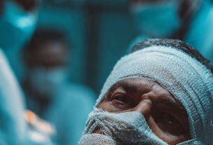 ഇറാന്‍ പരമോന്നത നേതാവിന്റെ മുഖം വികൃതമായി; പ്ളാസ്റ്റിക് സര്‍ജറി ആവശ്യമാണെന്ന് റിപ്പോര്‍ട്ട്