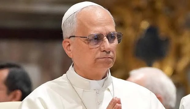 സമാധാനത്തിന് ആഹ്വാനം ചെയ്ത് ലിയോ പതിനാലാമൻ മാർപ്പാപ്പയുടെ ആദ്യ ഈസ്റ്റർ ജാഗരണ ശുശ്രൂഷ