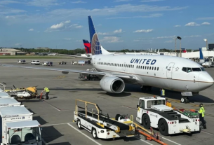 ക്ഷീണിതരായ ജീവനക്കാരെയും കൊണ്ട് പറക്കില്ല: യുണൈറ്റഡ് എയർലൈൻസ് പൈലറ്റിന്റെ മാതൃകാപരമായ നിലപാട്